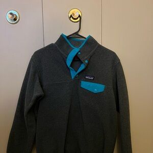 Patagonia Charcoal and Turquoise Fleece